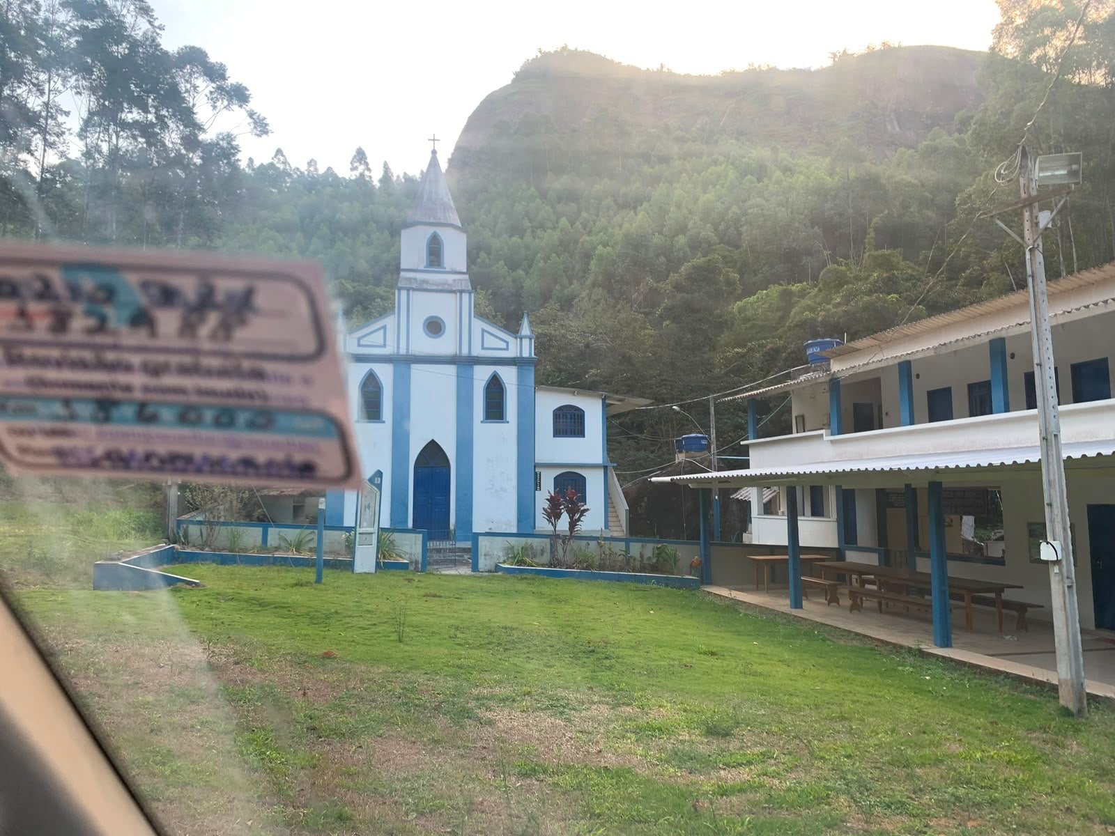 Miniatura: Edificação rural e área aberta em João Neiva